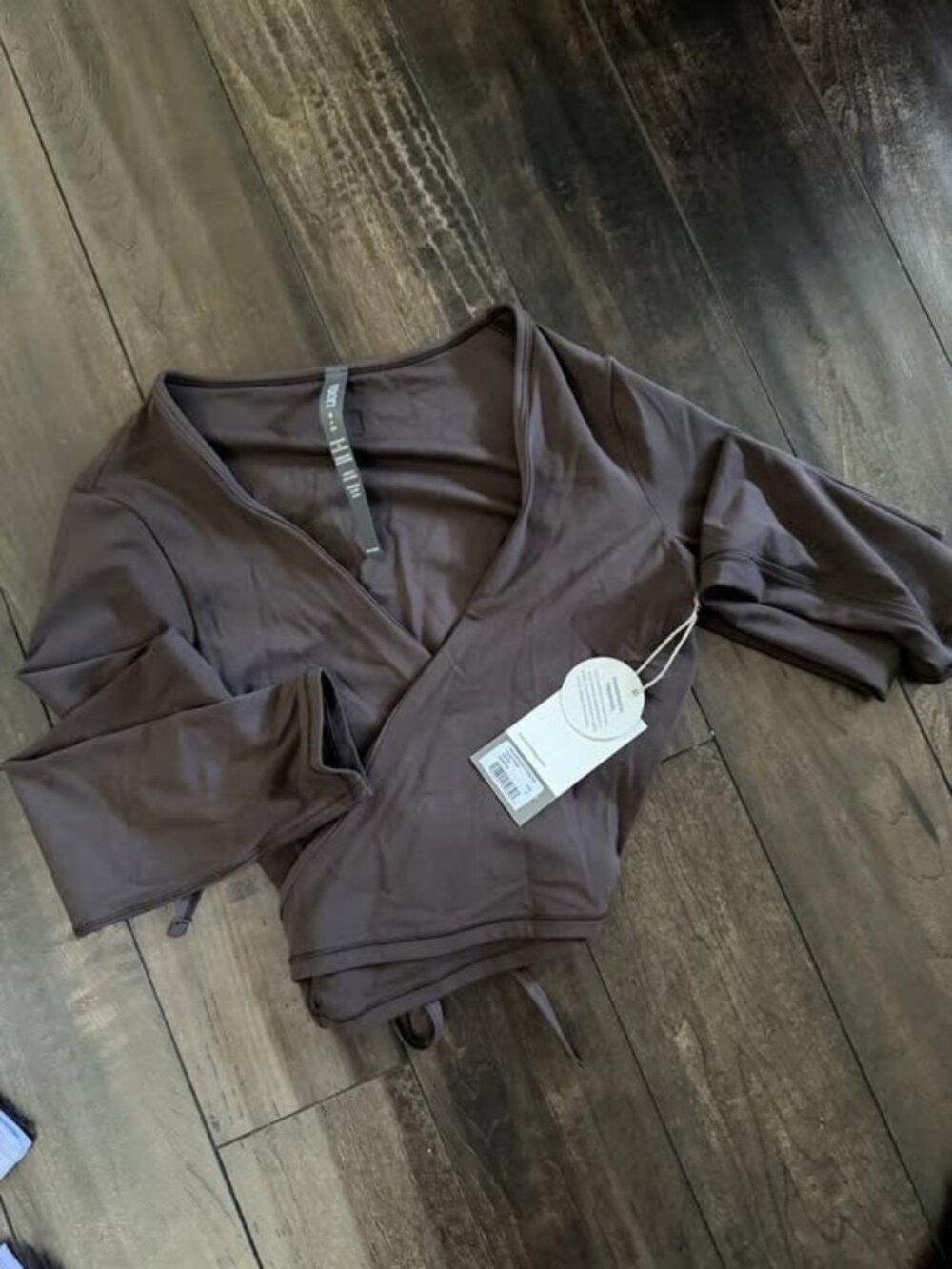 Vuori AllTheForm™ Wrap Top (S) French Roast